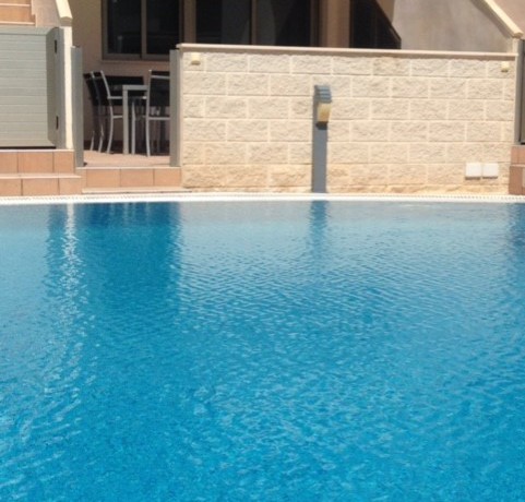 thumbnail_Entrada apartamento piscina